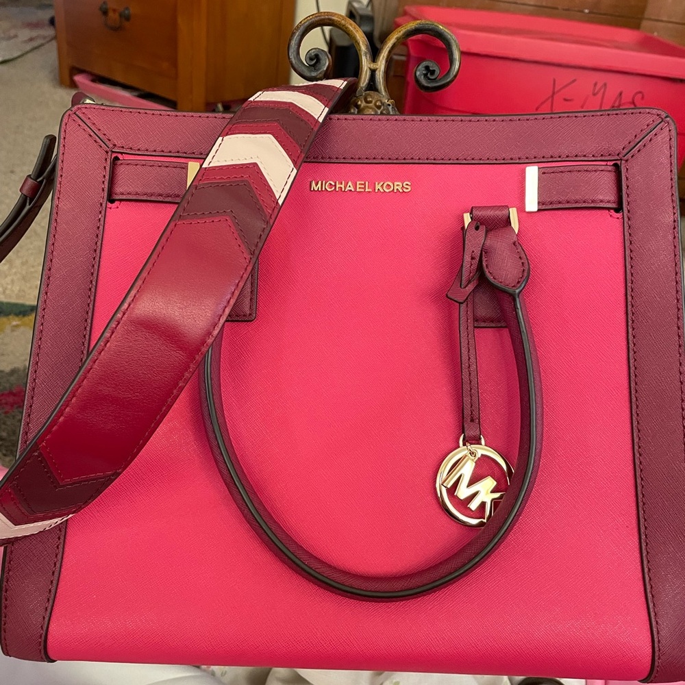 BNWT MK RED/PINK W/BNWT MK SHOULDER STRAP